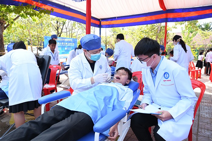 义诊现场(模糊化处理)医院后台.jpg 义诊现场(模糊化处理)医院后台.jpg