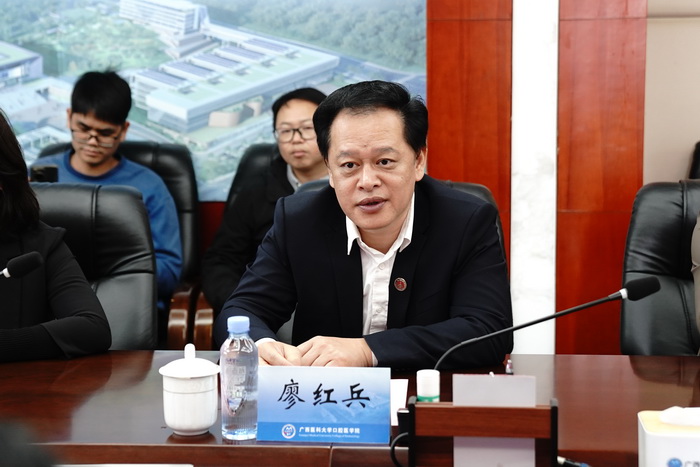 【90周年校庆】赵铱民院士莅临广西口腔颌面修复与重建研究重点实验室参观并指导工作 第 3 张 【90周年校庆】赵铱民院士莅临广西口腔颌面修复与重建研究重点实验室参观并指导工作 第 3 张