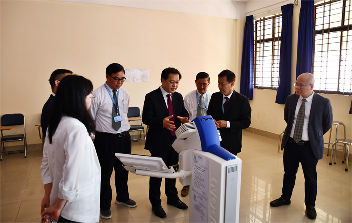 香香漫画
代表团赴柬埔寨卫生科学大学开展教育部“丝路1+1”项目 第 3 张 香香漫画
代表团赴柬埔寨卫生科学大学开展教育部“丝路1+1”项目 第 3 张