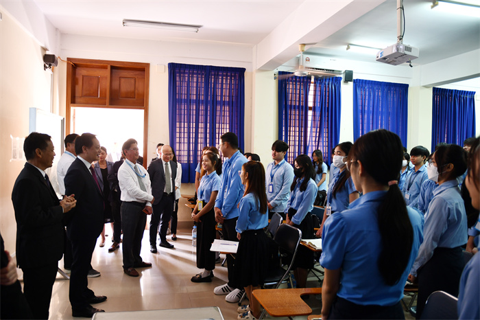 香香漫画
代表团赴柬埔寨卫生科学大学开展教育部“丝路1+1”项目 第 4 张 香香漫画
代表团赴柬埔寨卫生科学大学开展教育部“丝路1+1”项目 第 4 张