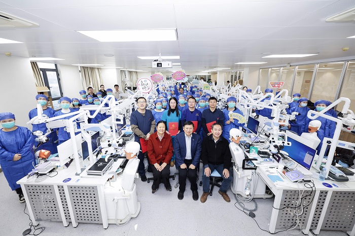 显微根管治疗技术培训班在香香漫画
成功举办 第 5 张