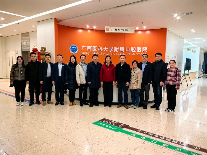 显微根管治疗技术培训班在香香漫画
成功举办 第 7 张