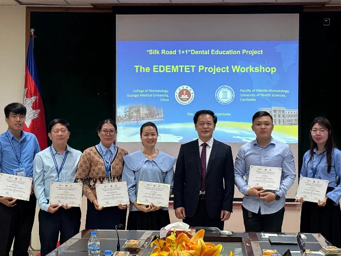 20241216EDEMTET工作坊颁发证书.jpg 20241216EDEMTET工作坊颁发证书.jpg