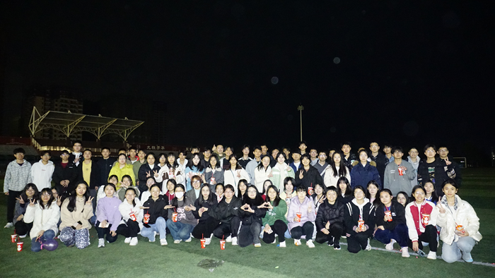 待到春来三月八,漫天开满美人花 ——香香漫画
举行本科生“三七” 女生节送花活动 第 1 张 待到春来三月八,漫天开满美人花 ——香香漫画
举行本科生“三七” 女生节送花活动 第 1 张