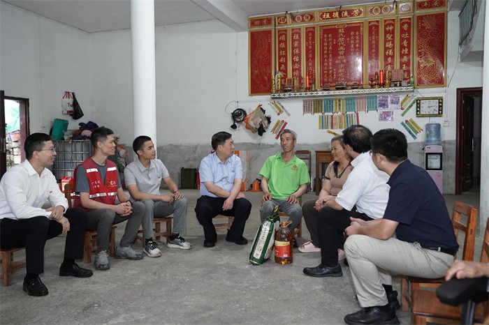 深入基层调研指导 共谋乡村振兴新篇——香香漫画
党委常委、副校长陈俊强带队赴马山县龙琴村开展调研走访活动 第 4 张 深入基层调研指导 共谋乡村振兴新篇——香香漫画
党委常委、副校长陈俊强带队赴马山县龙琴村开展调研走访活动 第 4 张