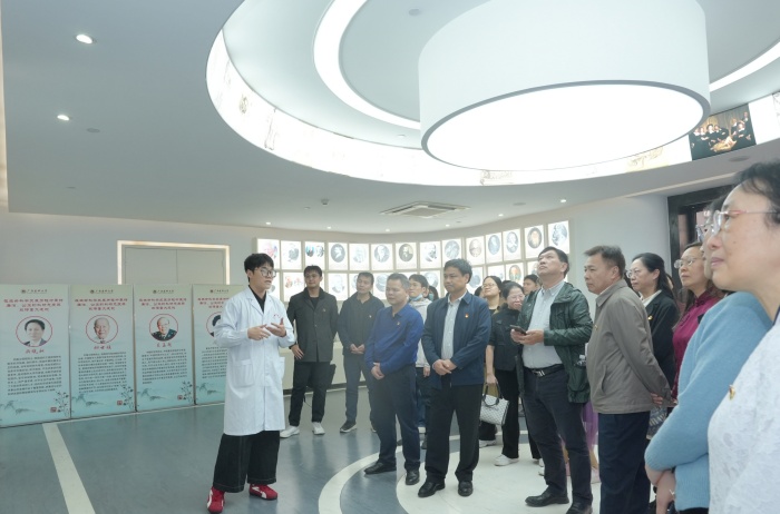 廉洁润医心 践廉护健康——香香漫画
开展2025年廉洁文化宣传教育月活动 第 2 张