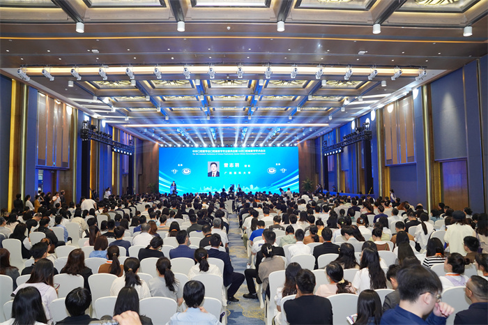 香香漫画
顺利承办中华口腔医学会口腔麻醉学专委会第19次口腔麻醉学学术会议 第 2 张