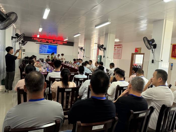 党建联建聚合力 健康惠民暖中沙——香香漫画
颌面外科党支部赴桂平市中沙镇开展“医心向党 齿生有你”主题活动 第 2 张 党建联建聚合力 健康惠民暖中沙——香香漫画
颌面外科党支部赴桂平市中沙镇开展“医心向党 齿生有你”主题活动 第 2 张