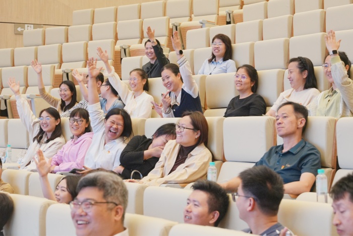 党建引领促发展 政医协同护齿健——香香漫画
与五象新区规划建设管委会多个党支部开展党建联建活动 第 7 张 党建引领促发展 政医协同护齿健——香香漫画
与五象新区规划建设管委会多个党支部开展党建联建活动 第 7 张